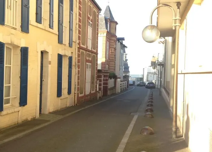Vue Mer, Balcon, 50m & Village, Au Calme - Centre Historique, 2p Pour 4 Maximum * Villers-sur-Mer