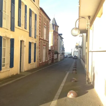 Vue Mer, Balcon, 50m & Village, Au Calme - Centre Historique, 2p Pour 4 Maximum * Villers-sur-Mer