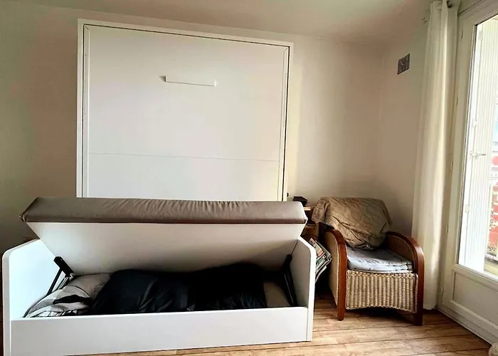 Vue Mer, Balcon, 50m & Village, Au Calme - Centre Historique, 2p Pour 4 Maximum *